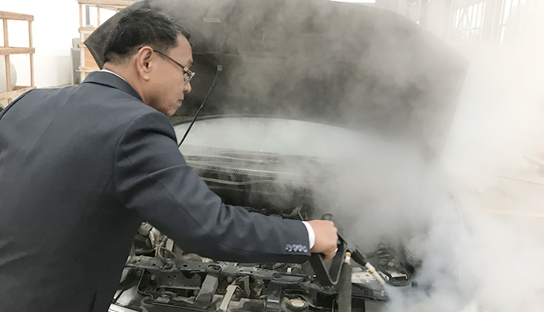 环保节能使用蒸汽发生器进行洗车